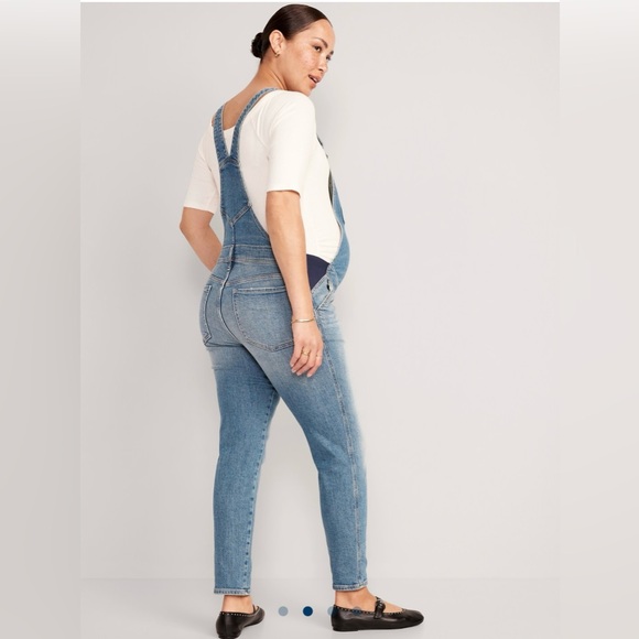 🤰🏼Old Navy | Maternity 90s Straight Jean Overalls - Picture 2 of 6